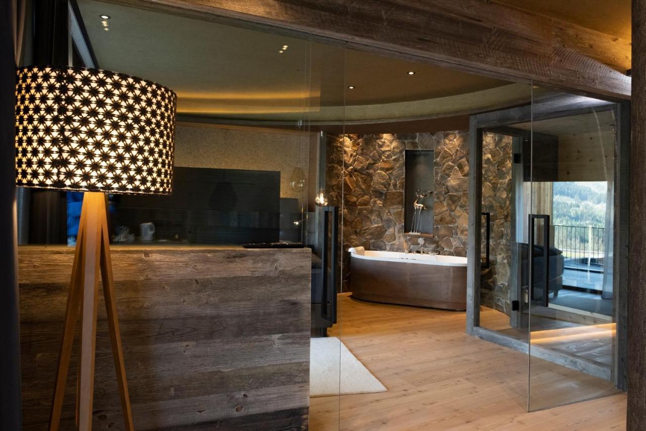 La Roccia Wellness Hotel Cavalese Exterior photo